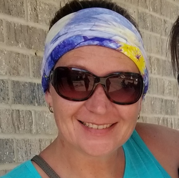 Meet your Posher, Lara - Picture 1 of 1